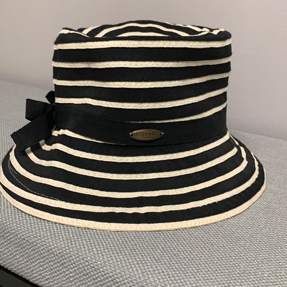 Cappella Bucket Hat